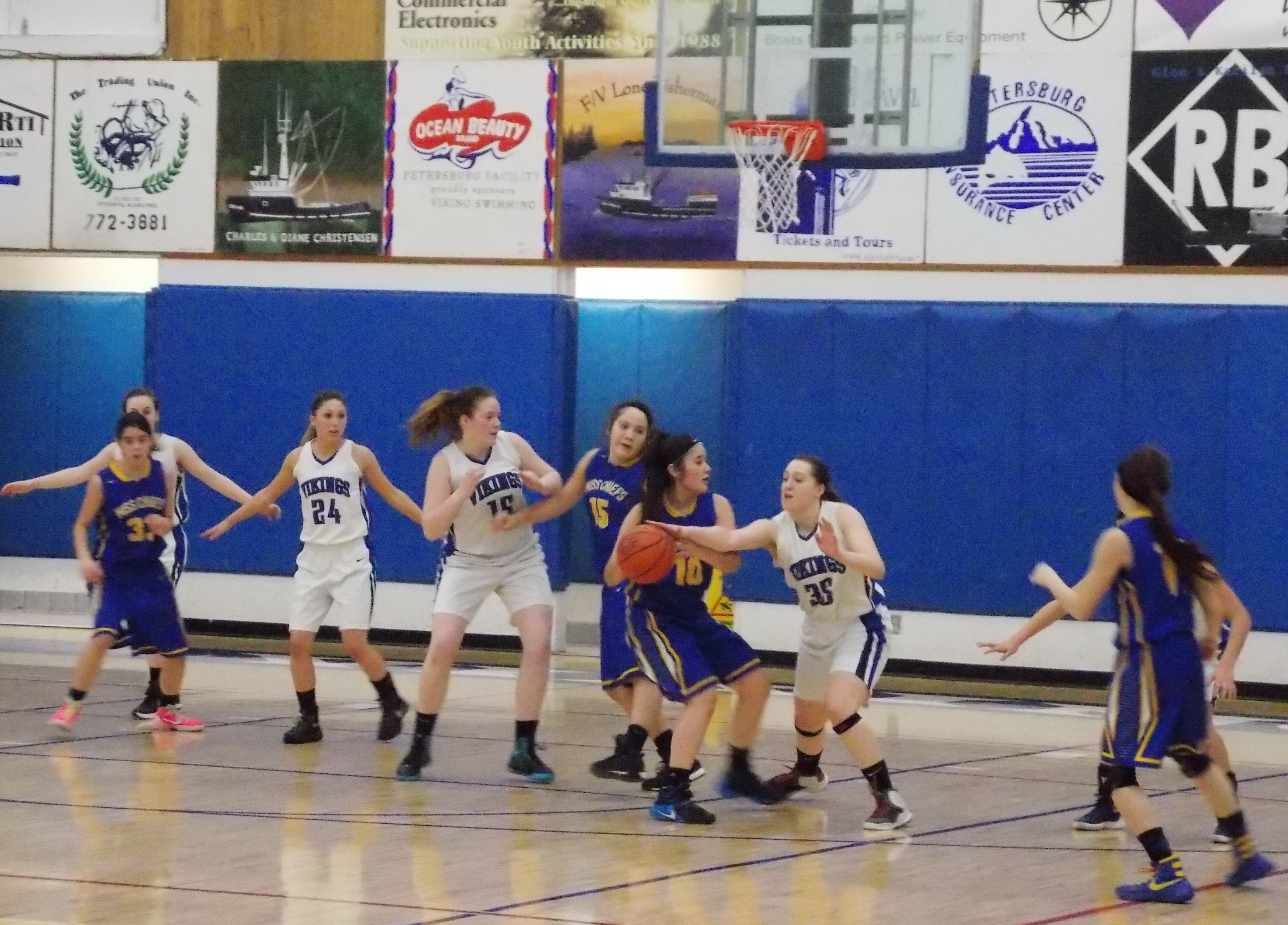 Girls basketball wins, boys lose against Metlakatla KFSK