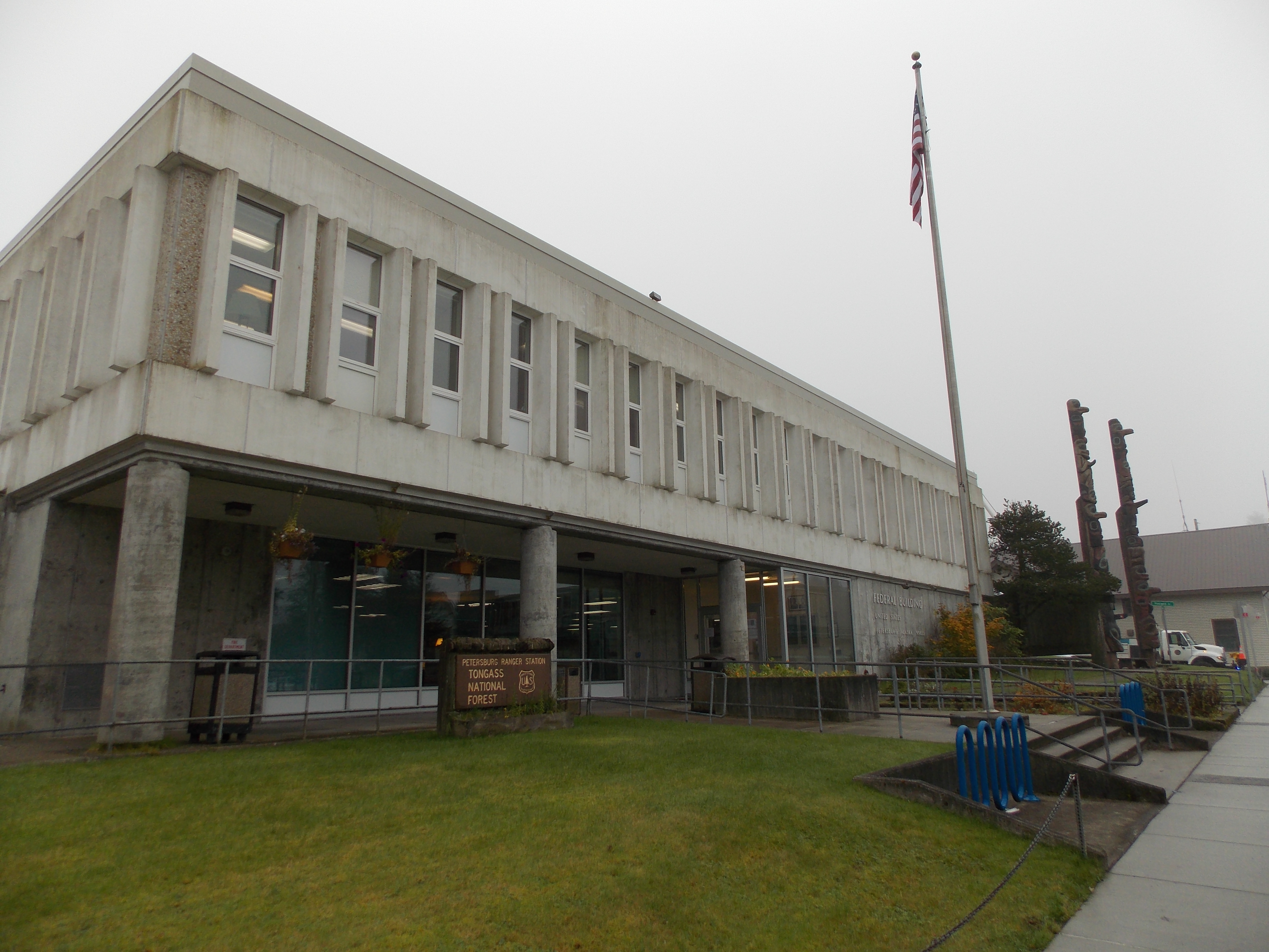 Forest Service, contractors back to work